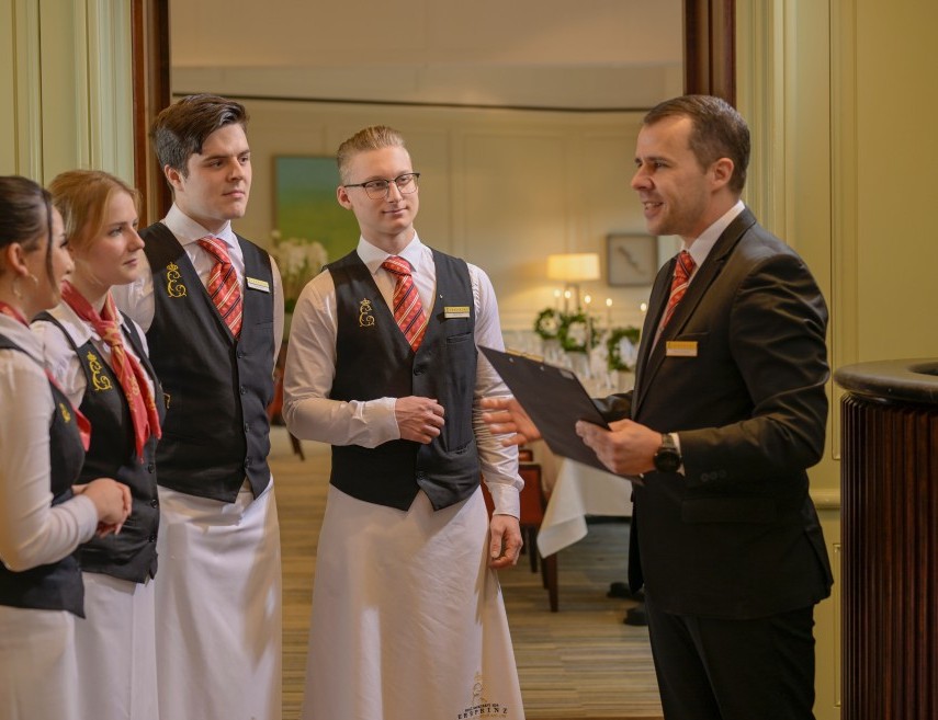 Erbprinz Serviceteam Besprechung