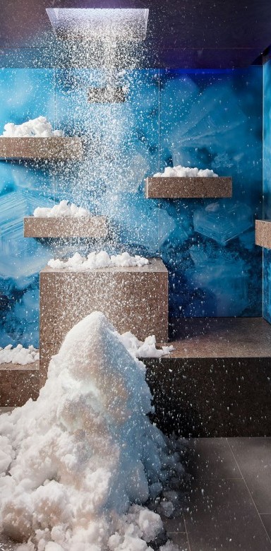 Room with snow shower in the spa area of the Hotel Erbprinz.