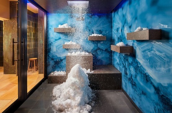 Room with snow shower in the spa area of the Hotel Erbprinz.