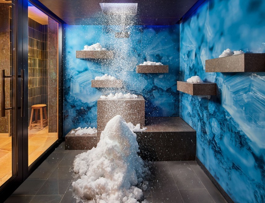 Room with snow shower in the spa area of the Hotel Erbprinz.