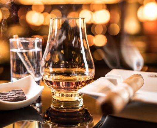 Green Horse Bar Zigarren Lounge