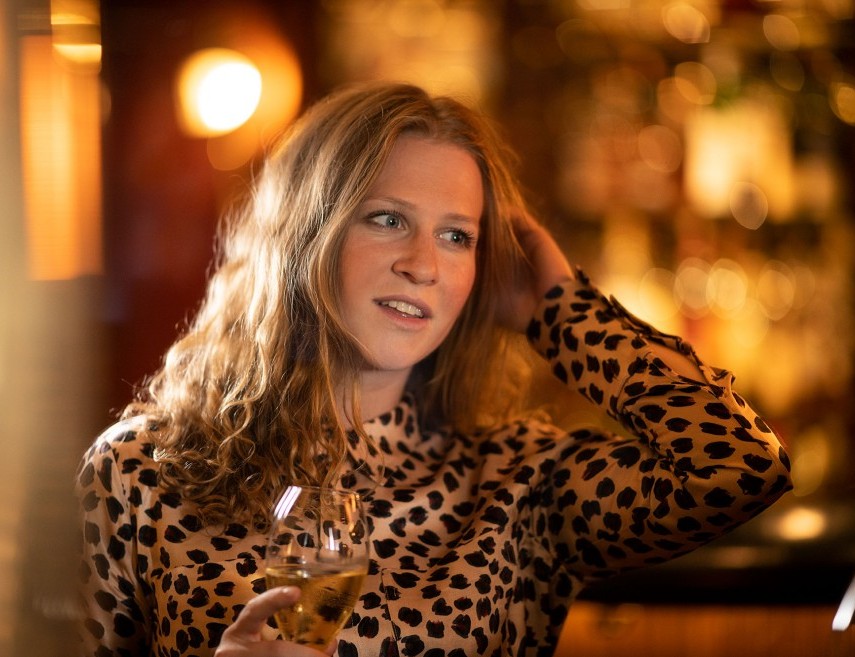 Green Horse Bar Frau